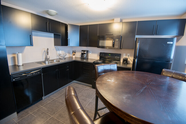 820 Cumberland Ave S in Saskatoon, SK - Building Photo - Building Photo