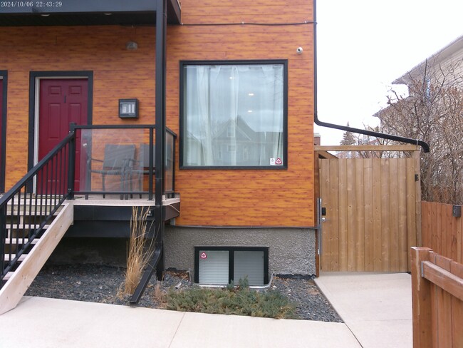 property at 378 Wardlaw Av