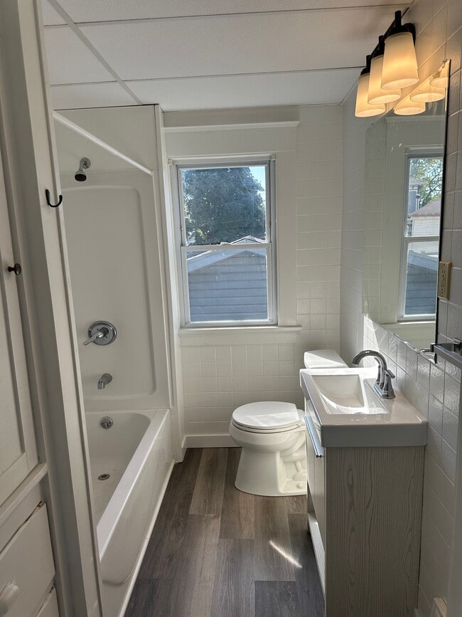 511 Niagara Ave, Unit 511