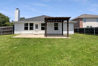 600 Horn St in Crowley, TX - Building Photo - Building Photo
