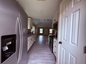 1026 N Arcola St in Angleton, TX - Building Photo - Building Photo