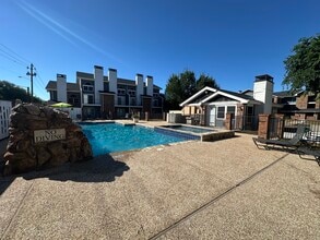 Fairway Greens Apartments in Dallas, TX - Building Photo - Building Photo