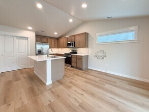 3662 Stonecap St in Richland, WA - Building Photo - Building Photo