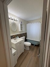 38 East St, Unit 2 in Rutland, VT - Foto de edificio - Building Photo