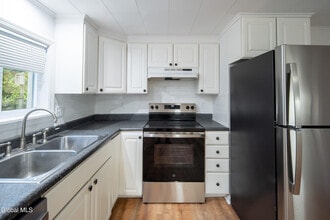 37 Undine St in Albany, NY - Building Photo - Building Photo