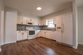 6105 N 109th St in Omaha, NE - Building Photo - Building Photo