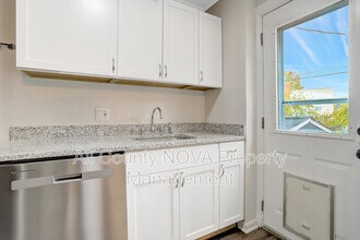 2238 Farrington Ave in Alexandria, VA - Building Photo - Building Photo