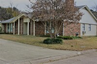 1101 Paluxy Ct in Flower Mound, TX - Foto de edificio - Building Photo