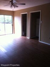 302 Manuel Dr in College Station, TX - Foto de edificio - Building Photo