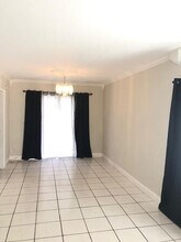 5317 NW 18th St in Lauderhill, FL - Building Photo - Building Photo