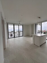 34 NW 26th St, Unit B1 in Miami, FL - Building Photo - Building Photo