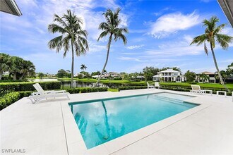 4646 Crayton Rd in Naples, FL - Building Photo - Building Photo