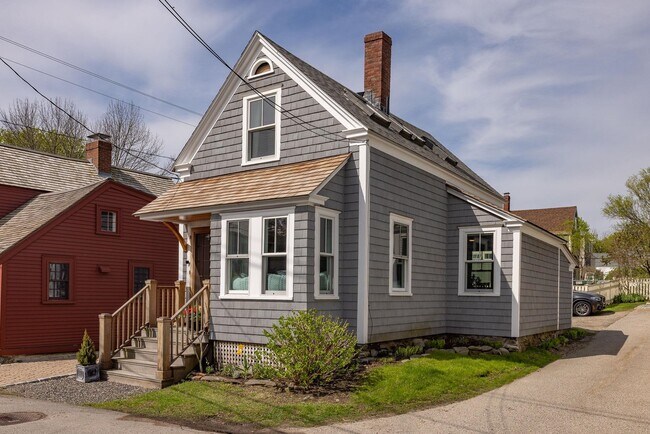 5 Atkinson St in New Castle, NH - Building Photo - Building Photo