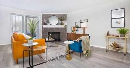 Riverbend Apartments in Indianapolis, IN - Building Photo - Building Photo