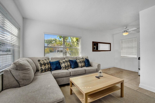 335 Desoto St in Hollywood, FL - Building Photo - Building Photo