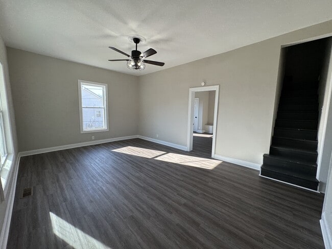 122 N Vine St in Ashland City, TN - Building Photo - Building Photo