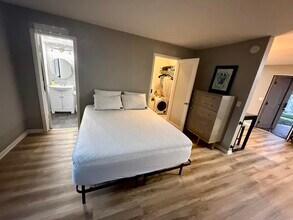 1204 S Lake Dr in Lantana, FL - Building Photo - Building Photo