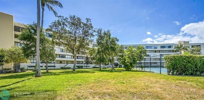 property at 1401 S Federal Hwy