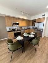 634 E 30th St, Unit A5 in Hialeah, FL - Building Photo