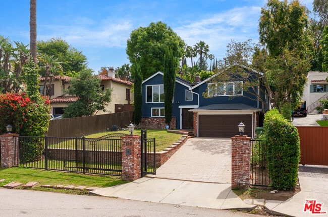 3740 Lankershim Blvd in Los Angeles, CA - Building Photo - Building Photo