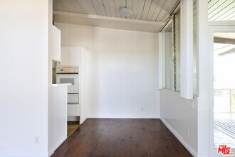 11131 Rose Ave in Los Angeles, CA - Building Photo - Building Photo
