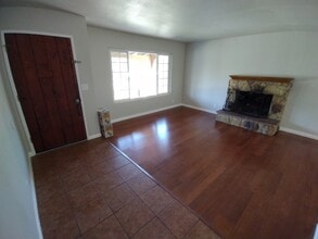 909 Galopago St in Spring Valley, CA - Foto de edificio - Building Photo