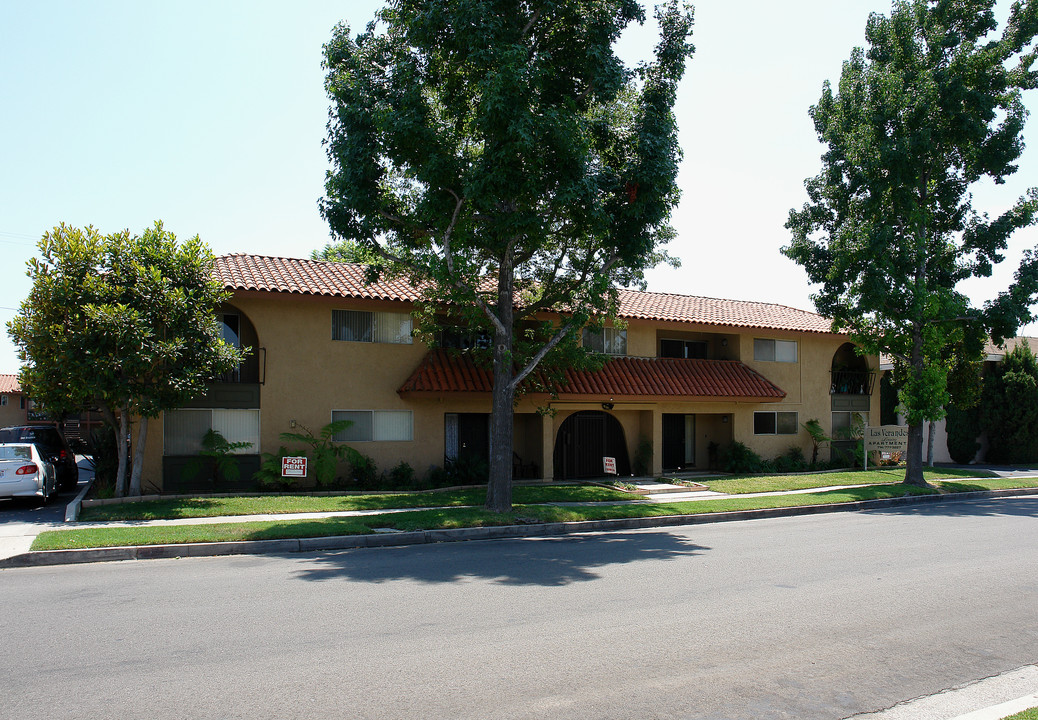 Las Verandes Apartments in Orange, CA - Building Photo