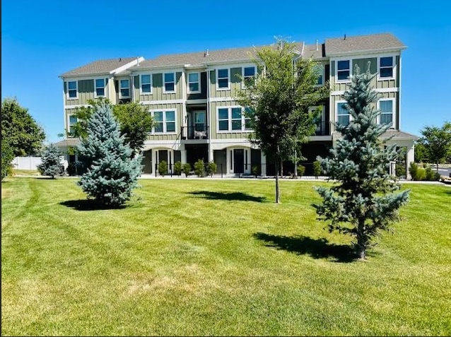 property at 3881 W Kinglassie Ct