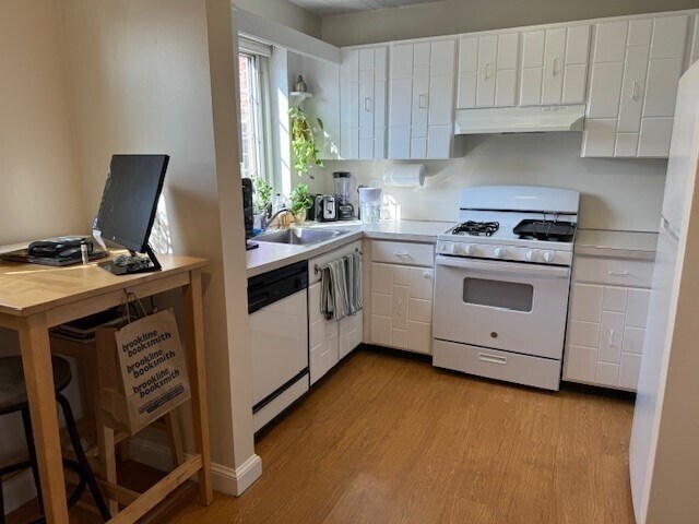 20 Saint Paul St, Unit 6 in Brookline, MA - Building Photo - Building Photo