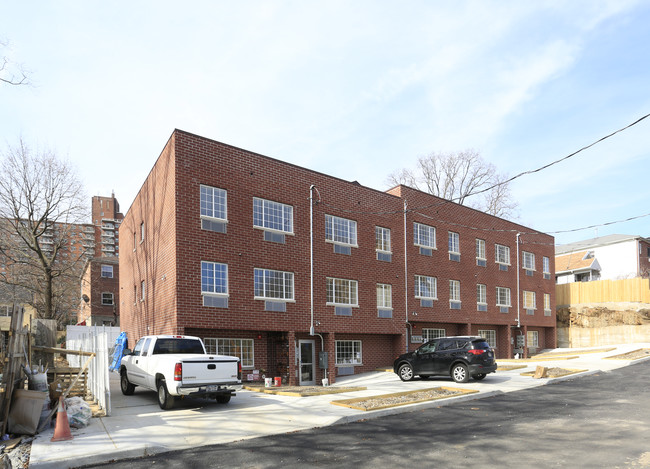 3413 Hunter Ave in Bronx, NY - Building Photo - Building Photo