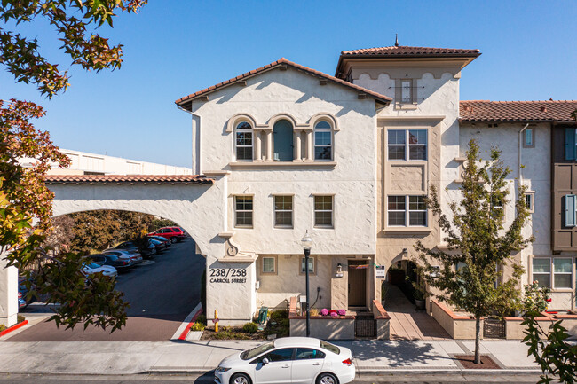 Classics at Town Plaza in Sunnyvale, CA - Foto de edificio - Building Photo