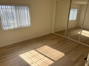 4932 Charlene Cir-Unit -# 5 in Huntington Beach, CA - Building Photo - Building Photo