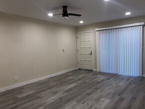 20962 Sandbar Ln in Huntington Beach, CA - Building Photo - Building Photo