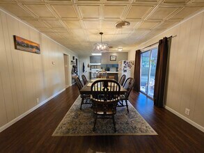 1803 Jefferson St in Commerce, TX - Foto de edificio - Building Photo