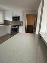 241 Bartlett St, Unit 1 in Portsmouth, NH - Building Photo - Building Photo