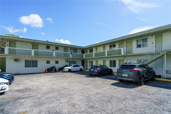 260 Navarre Ave-Unit -1 in Coral Gables, FL - Building Photo - Building Photo