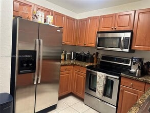 11002 NW 83rd St, Unit 201 in Doral, FL - Building Photo - Building Photo
