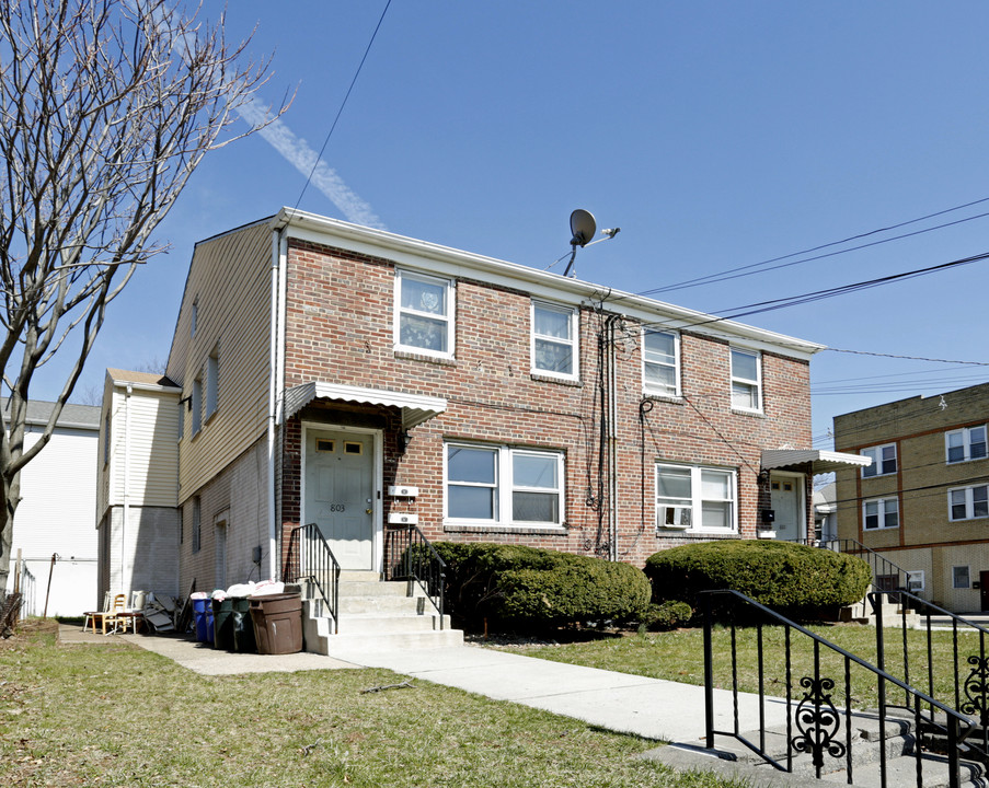 801-803 Garden St in Elizabeth, NJ - Building Photo