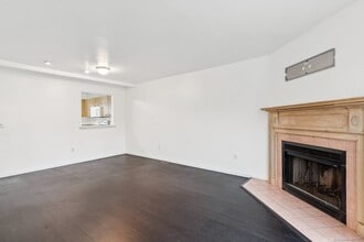 16 Byington Pl in Norwalk, CT - Building Photo - Building Photo