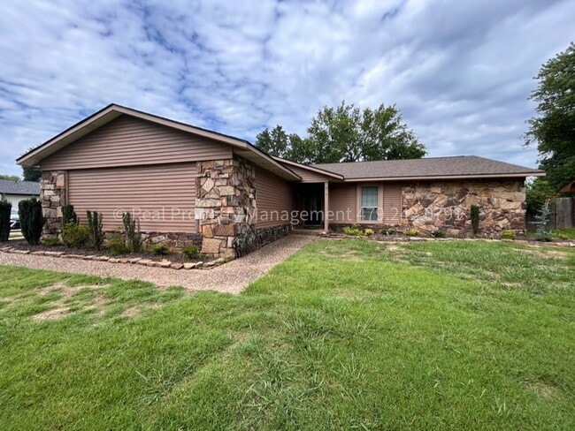 property at 2804 S 97th Cir