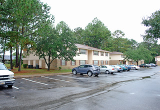 Woodlands Apartments in Prichard, AL - Building Photo - Building Photo