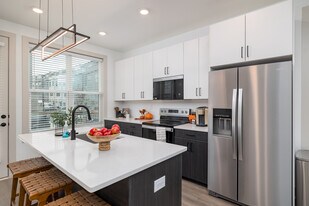 EastWood Townhomes in Atlanta, GA - Building Photo