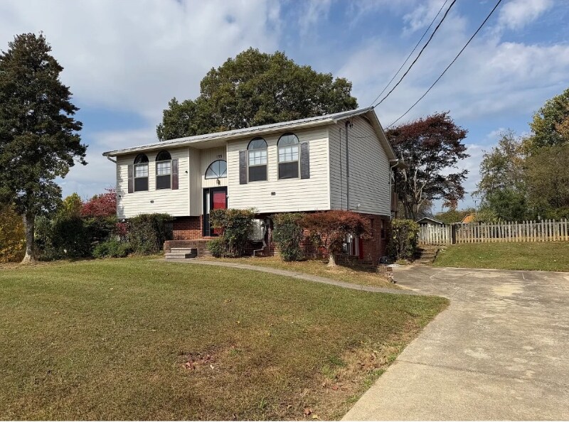 159 Ja Ramsey Ln in Jonesborough, TN - Foto de edificio