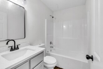 8334 Manhatten Dr in Southaven, MS - Building Photo - Building Photo