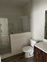 84 E La Vista Ave, Unit Unit 4 in McAllen, TX - Building Photo - Building Photo