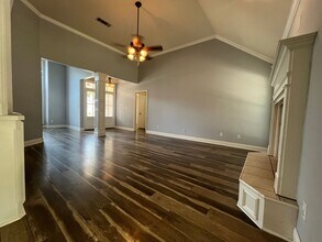 1050 Azalea Garden Dr in Shreveport, LA - Building Photo - Building Photo