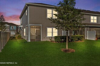 1180 Beach Dune Dr in Jacksonville, FL - Foto de edificio - Building Photo