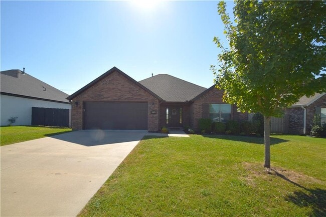 property at 3609 SW Mistletoe Ave
