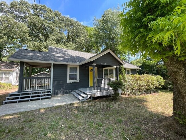 property at 2100 Cavanaugh Ave SE
