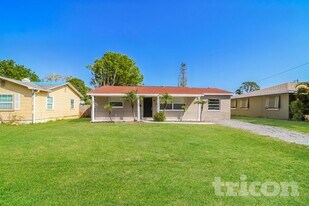 201 85th Ave N in St. Petersburg, FL - Building Photo